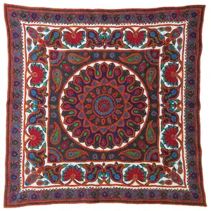 رومیزی سوزن دوزی طرح گل زنبق کد 104