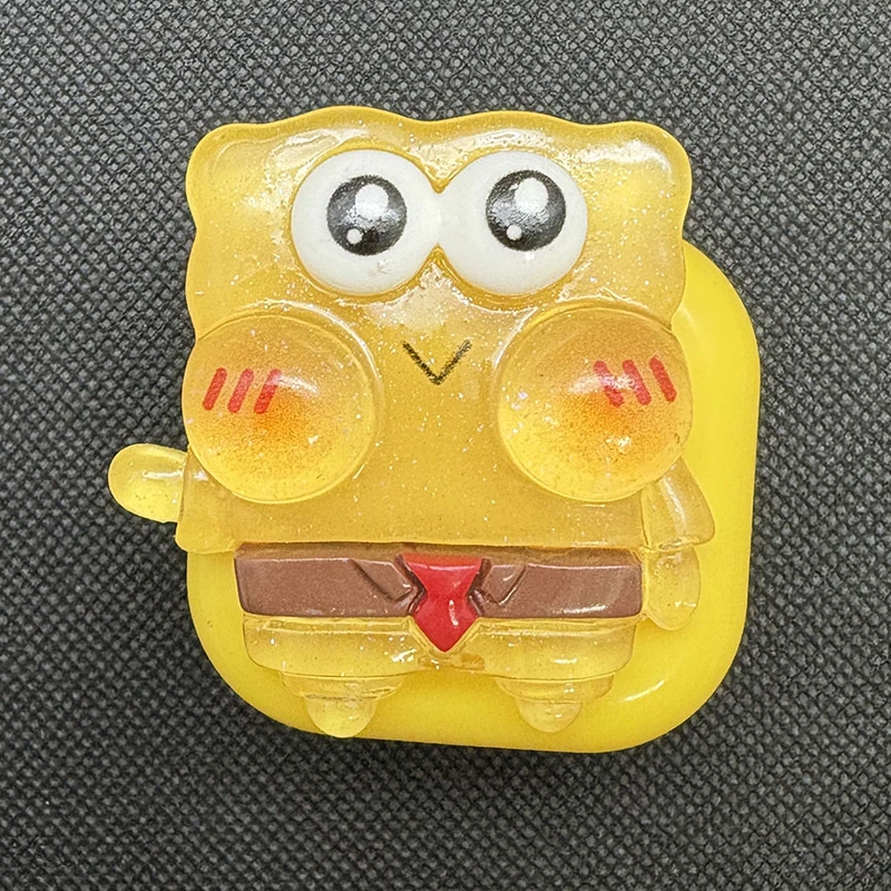 محافظ کابل مدل Glowing Sponge Bob به همراه محافظ شارژ دیواری مجموعه 4 عددی