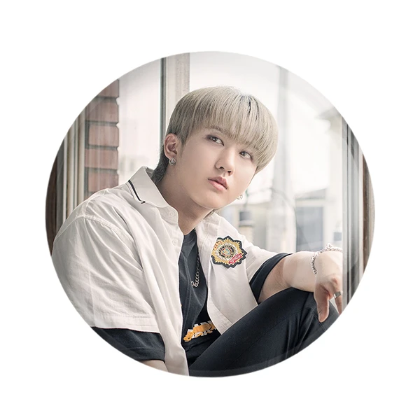 پیکسل خندالو مدل چانگبین گروه استری کیدز Stray Kids کد 11869