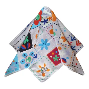 روسری دخترانه سی سی مدل گل و ستاره کد san925