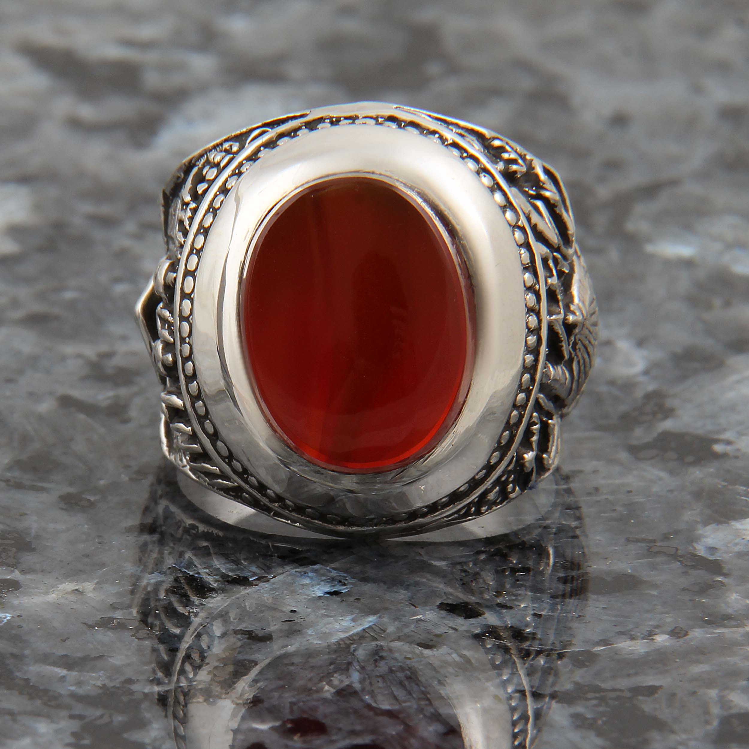 انگشتر نقره مردانه بازرگانی میلادی مدل سنگ عقیق یمنی کهنه رکاب دست ساز سیاه قلم کد AM_1659