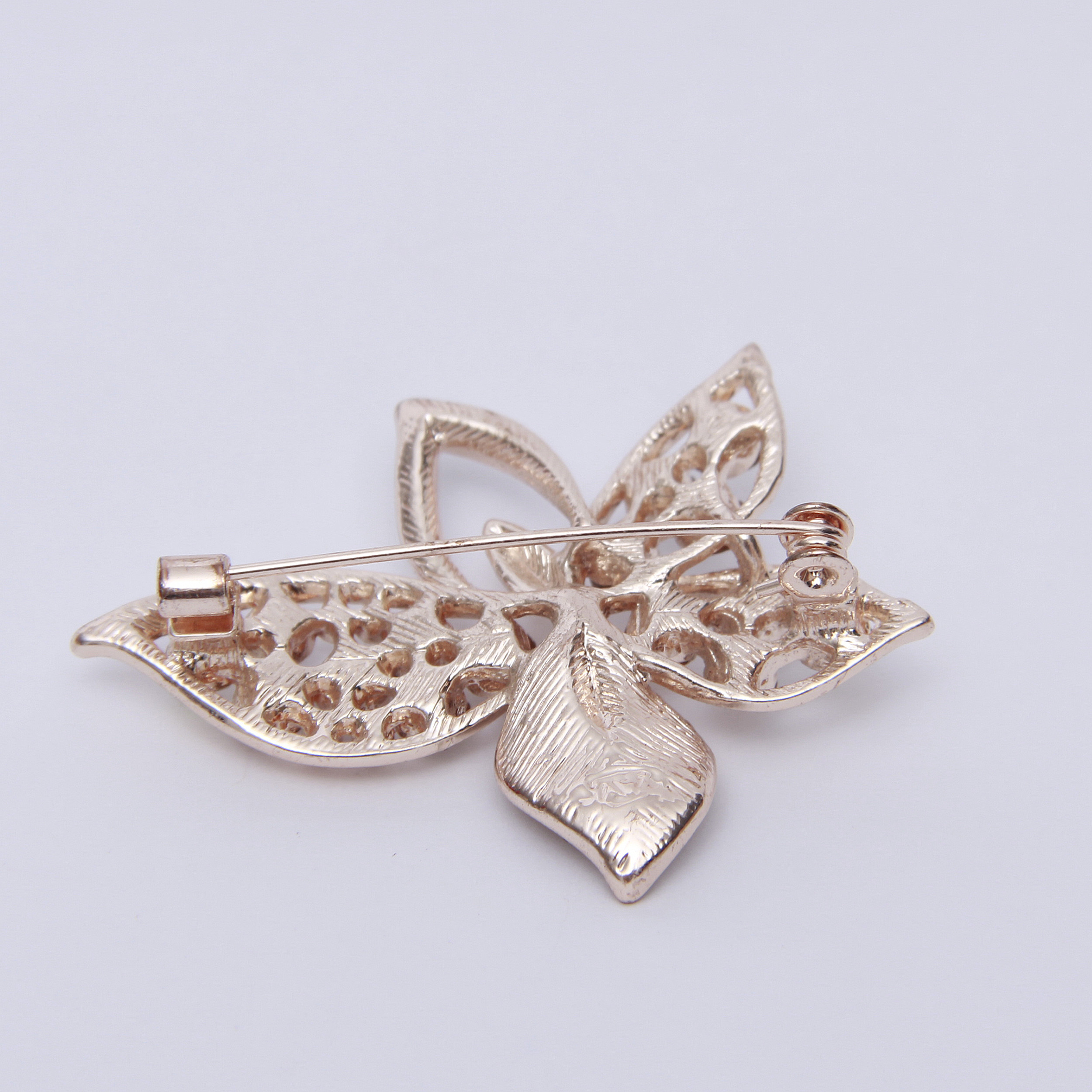 گل سینه دخترانه مدل گل