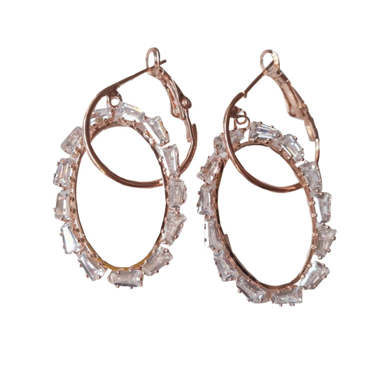 گوشواره زنانه مدل بیضی نگین دار گوشواره زنانه مدل بیضی نگین دار