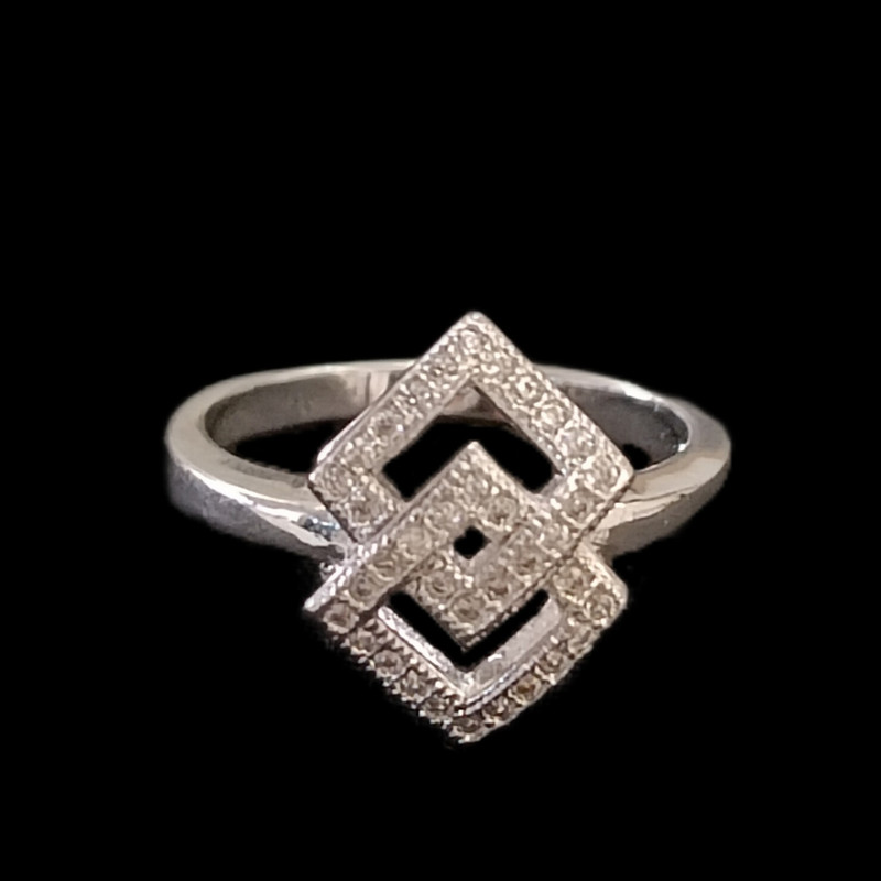 انگشتر زنانه مدل لوزی نگین دار