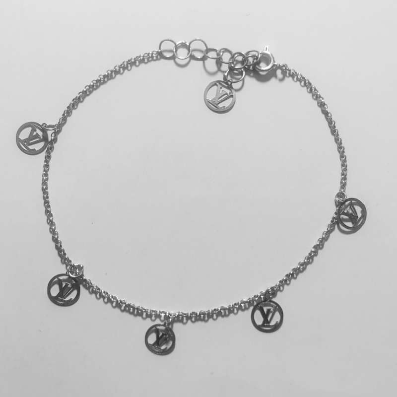 پابند نقره زنانه مدل ال وی پابند نقره زنانه مدل ال وی