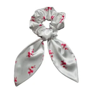 کش مو زنانه مدل ساتن ابریشم دنباله دار طرح شکوفه گیلاس