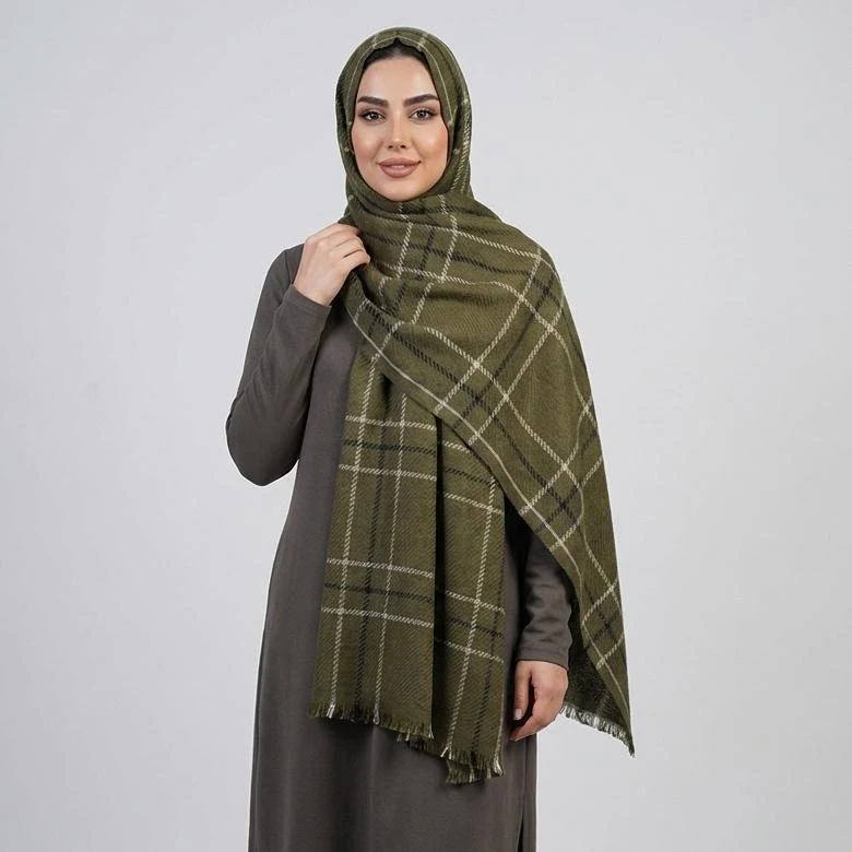 شال زنانه مدل کاموایی بافتنی چهارخانه ریش ریشی کد 3