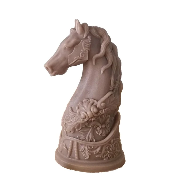 شمع دست‌ساز معطر مدل اسب کاوالی با رایحه گل زمان اتمام 3 ساعت