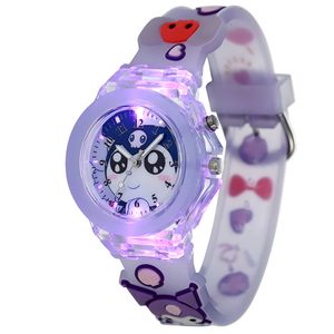 ساعت مچی عقربه‌ای کوارتز بچگانه مدل بند سیلیکونی چراغدار طرح کرومی 