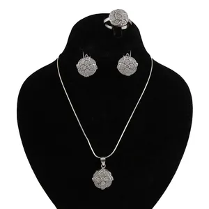 نیم ست نقره زنانه بازرگانی میلادی مدل مدرن کد NTR_345