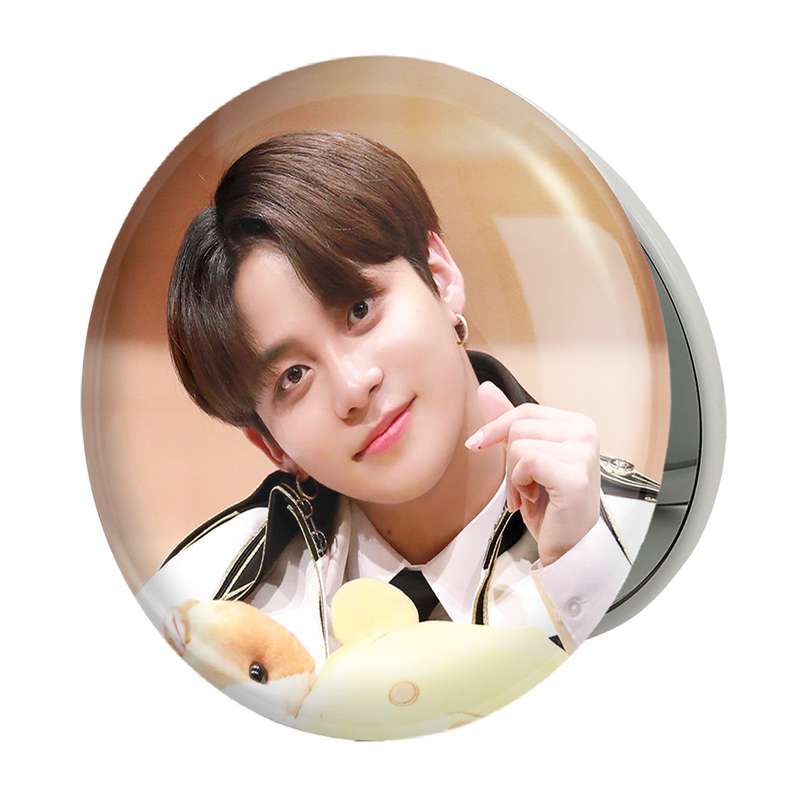 آینه جیبی خندالو طرح جونگهو گروه ایتیز ATEEZ مدل تاشو کد 21287