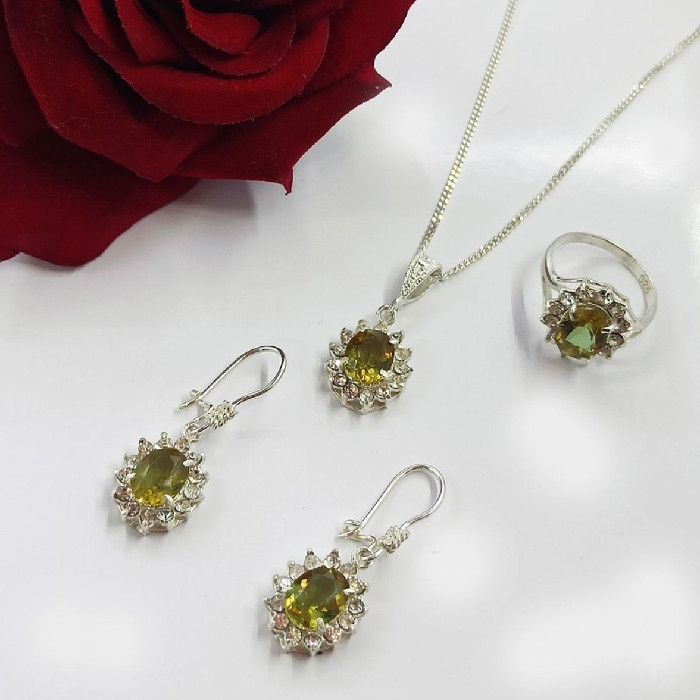 نیم ست نقره زنانه مدل سنگ الکساندریت کد 147 نیم ست نقره زنانه مدل سنگ الکساندریت کد 147