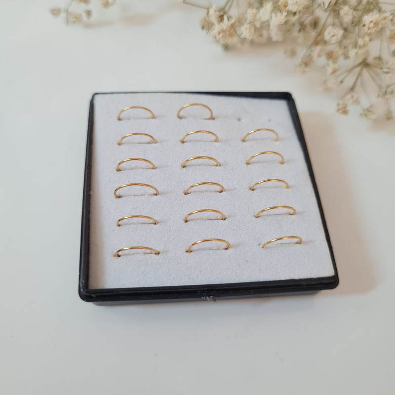 پیرسینگ بینی مدل حلقه ای