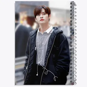 دفتر مشق 50 برگ خندالو مدل لی نو گروه استری کیدز Stray Kids  کد 11859