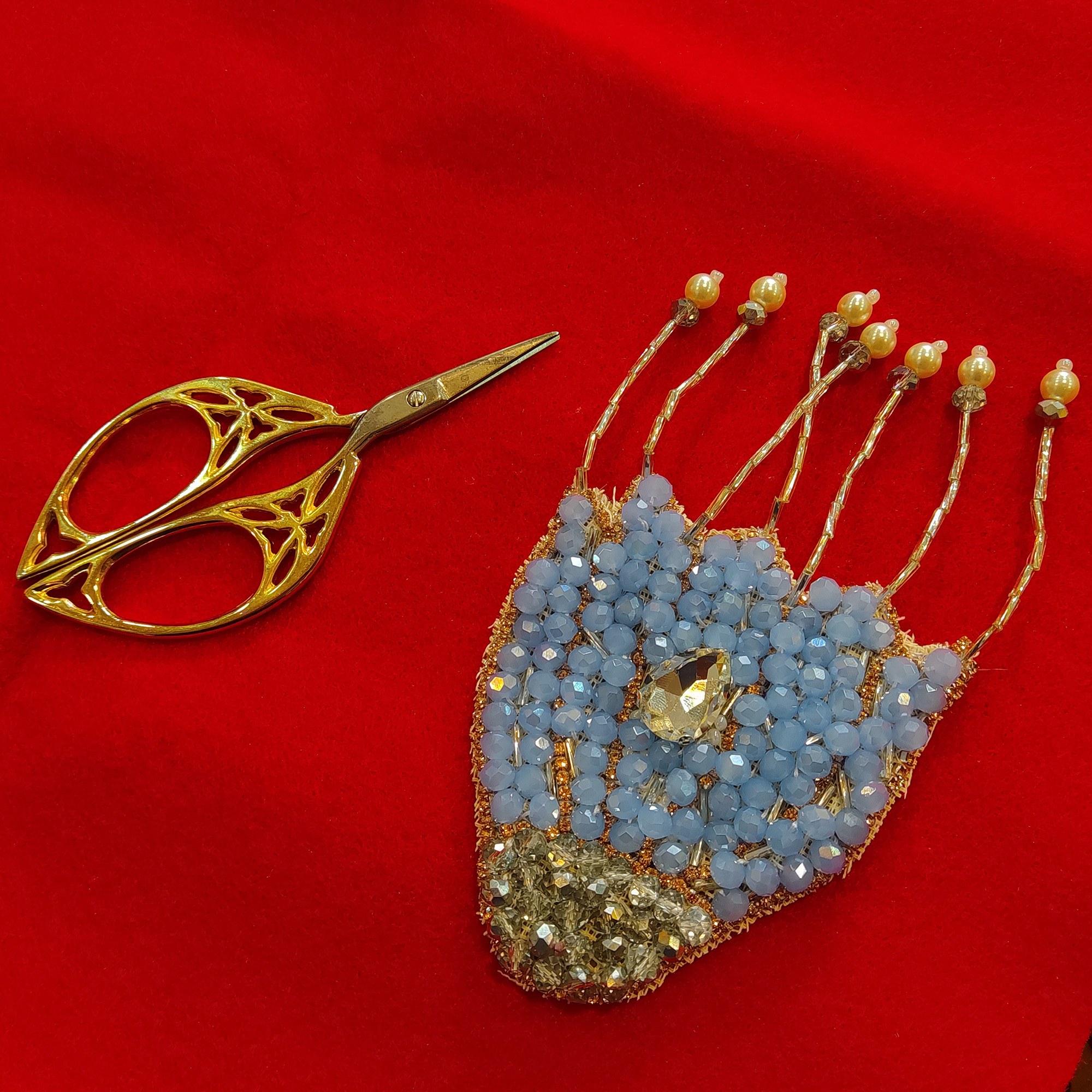 سنجاق سینه زنانه مدل B_DS