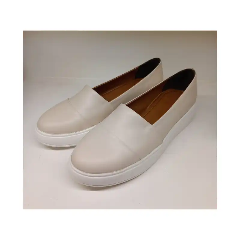 کفش روزمره زنانه سرزمین چرم کد 141805 رنگ کرم