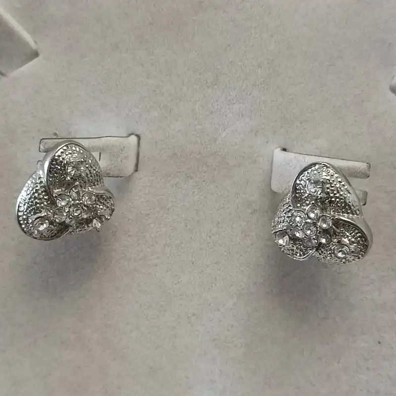 گوشواره زنانه مدل کلاسیک