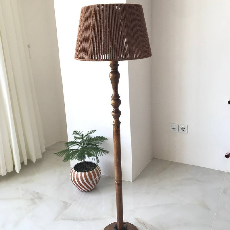 آباژور مدل ایستاده چوبی خراطی مکرومه کد FM-M