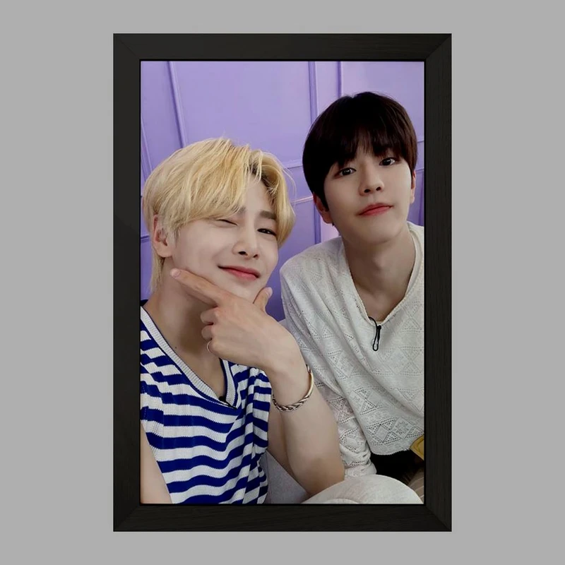 تابلو خندالو مدل جونگین و سونگمین گروه استری کیدز Stary Kids  کد 16898