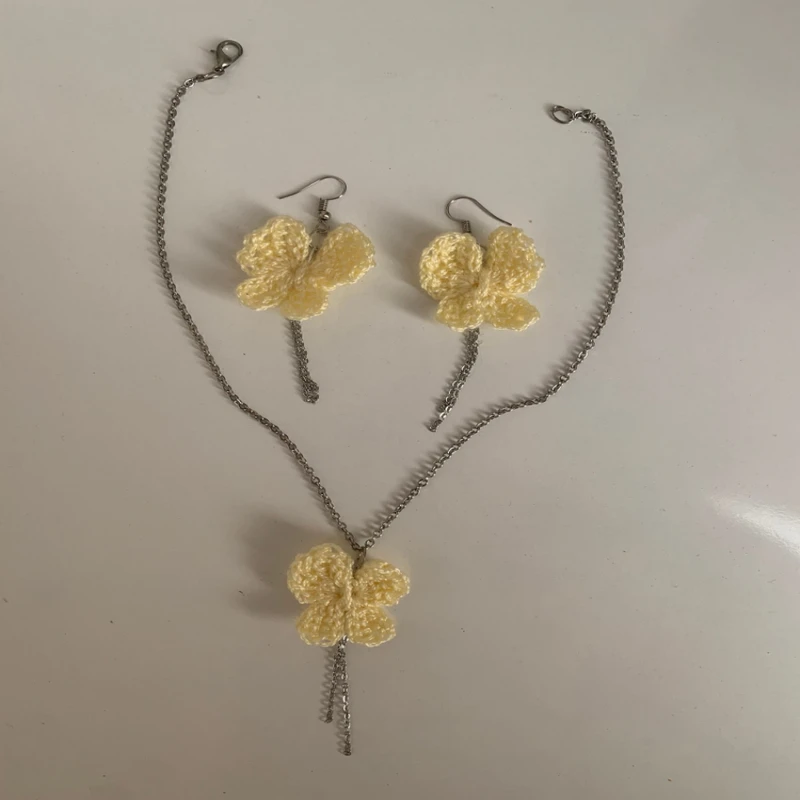 عکس شماره 6 : ست گردنبند و گوشواره دست ساز زنانه مدل پروانه کد p1