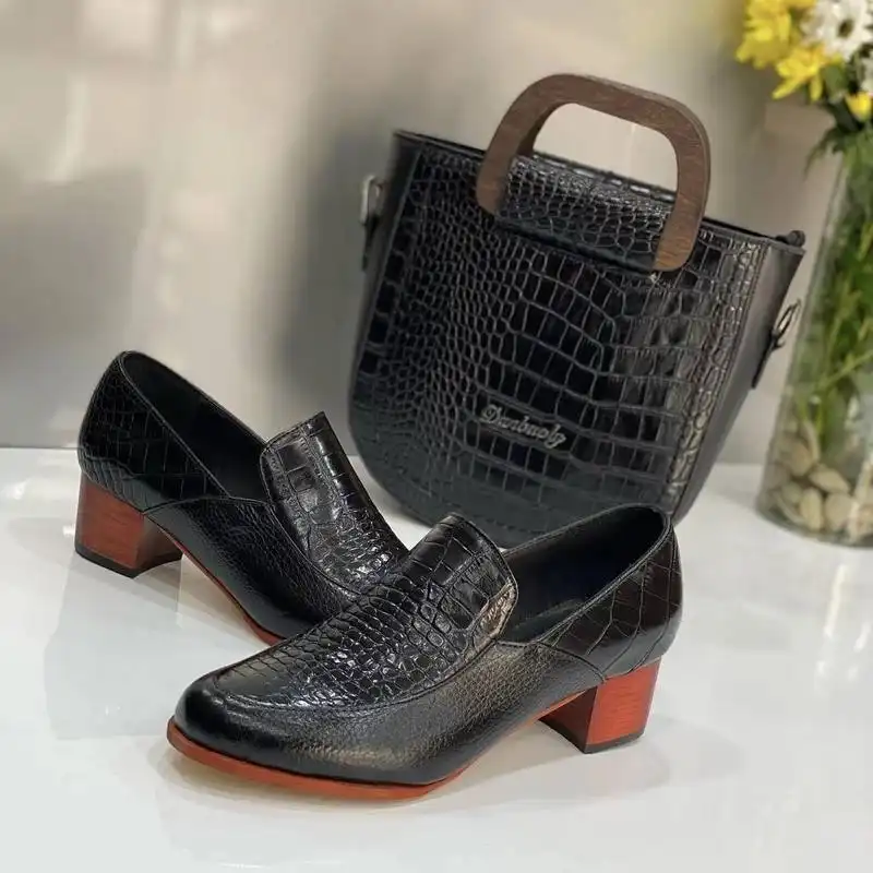 کفش زنانه مدل چرم طبیعی کد 9002-M