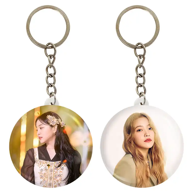 جاکلیدی خندالو مدل یری گروه رد ولوت Red Velvet کد 1959919592 مجموعه 2 عددی