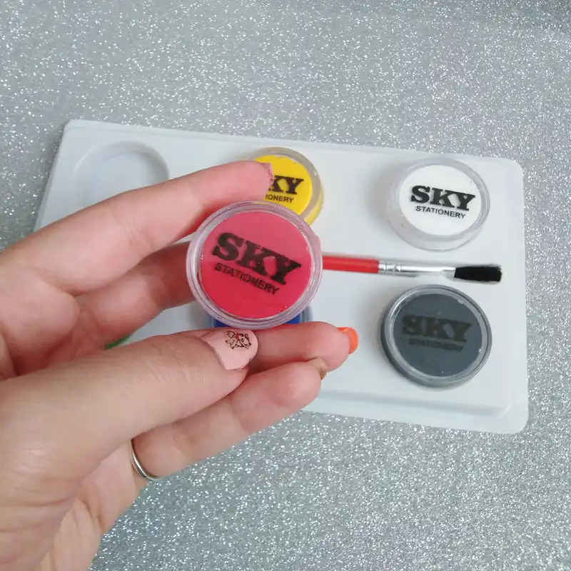 رنگ گریم صورت اسکای کد S-5606 مجموعه 6 عددی