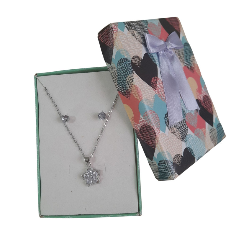 نیم ست زنانه استینلس استیل مدل گل نگینی نیم ست زنانه استینلس استیل مدل گل نگینی