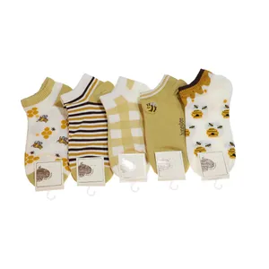 جوراب دخترانه مدل فانتزی کد 01034 بسته 5 عددی