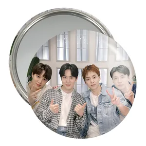 آینه جیبی خندالو مدل گروه اکسو EXO  کد 16790