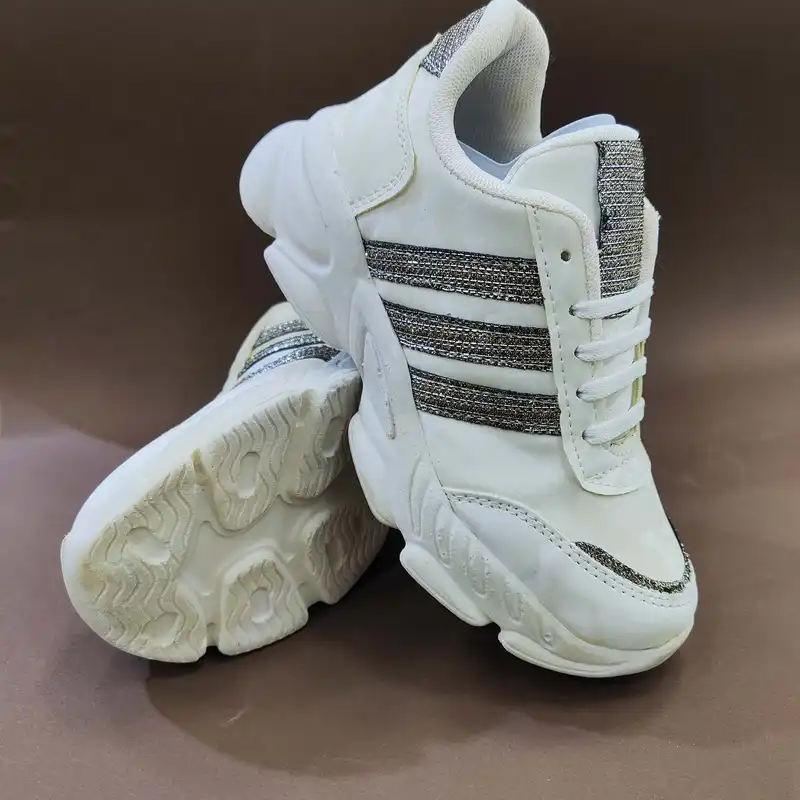 کفش مخصوص پیاده روی مدل 2026 p