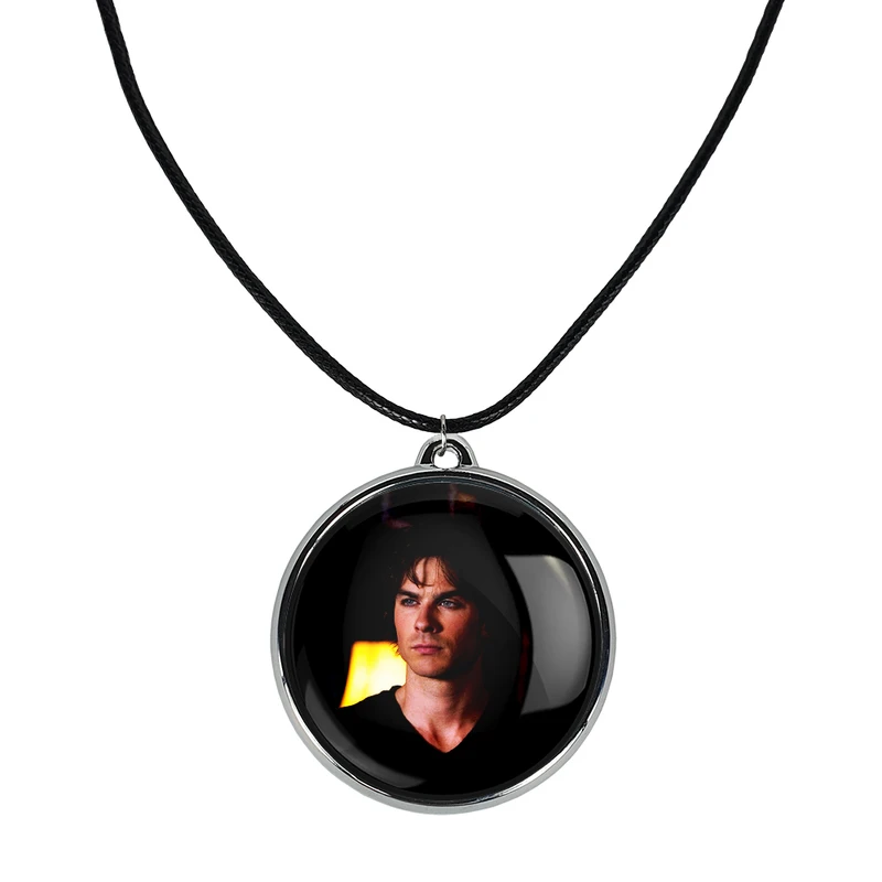 گردنبند خندالو مدل دیمون سالواتوره خاطرات یک خون آشام The Vampire Diaries کد 2369323702