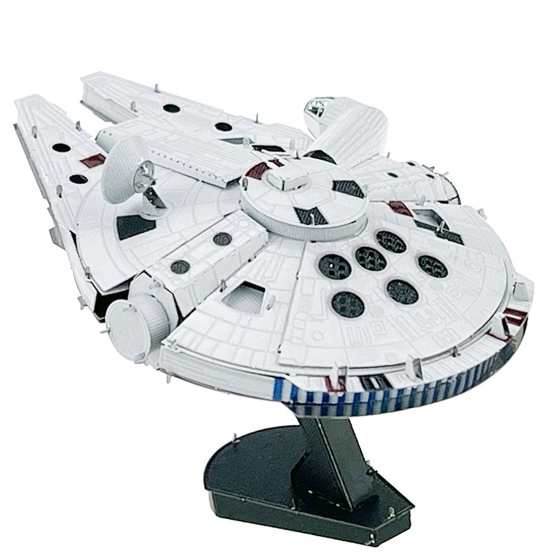 ساختنی مدل Millennium Falcon