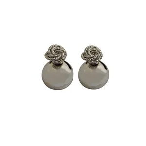 گوشواره زنانه تاش مدل میخی گوی و مهر