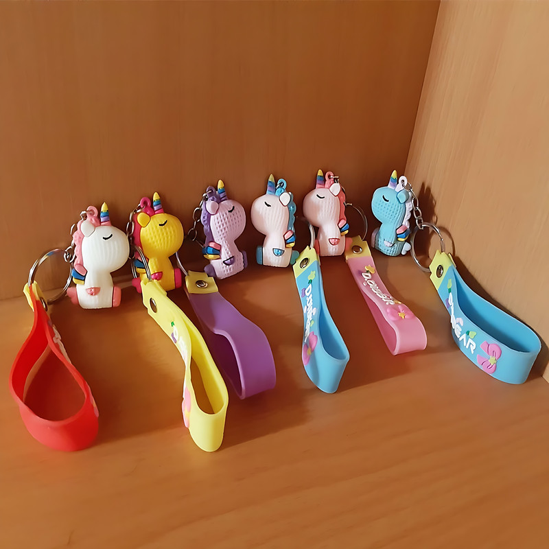 جاکلیدی دخترانه مدل سیلیکونی یونیکورن اسب تک شاخ طرح عروسکی مجموعه 2 عددی