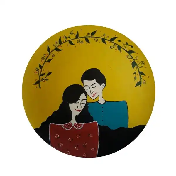 بشقاب دیوارکوب سفالی طرح عاشقانه 2 کد 1003