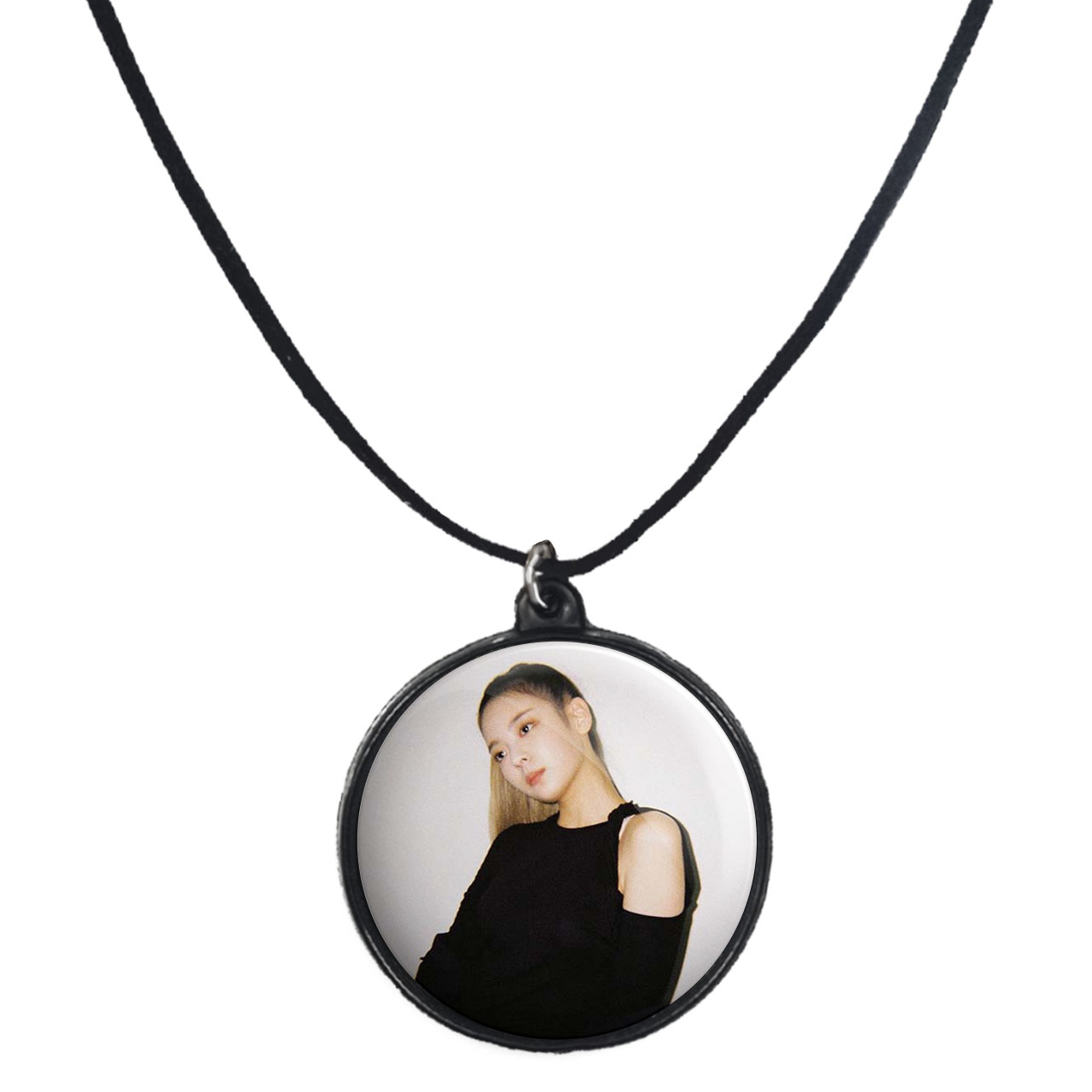 گردنبند پرمانه طرح گروه موسیقی ایتزی کد pmb.13012 مدل دو طرفه