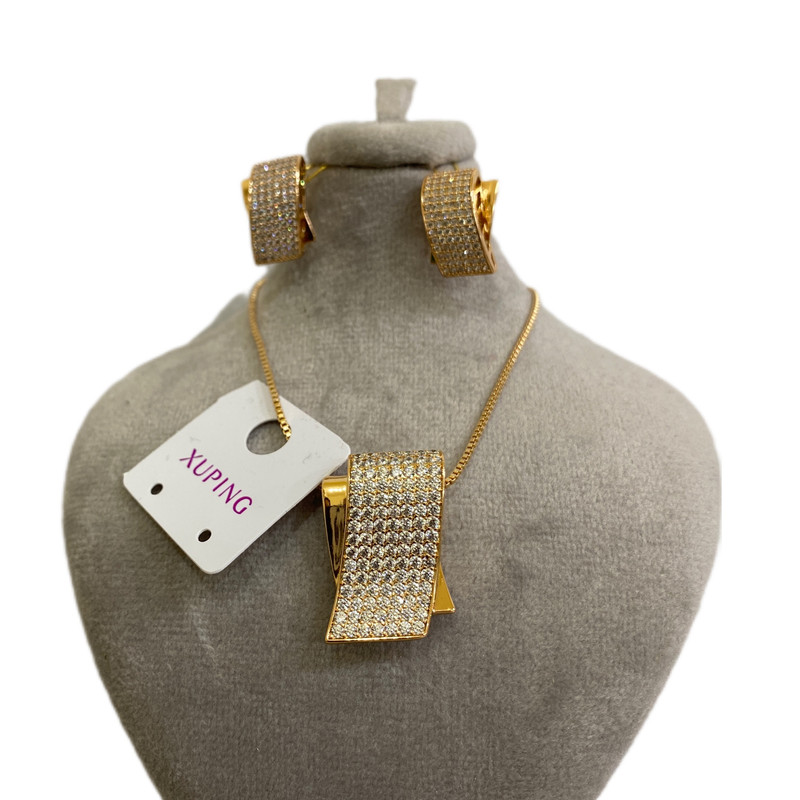 نیم ست زنانه ژوپینگ مدل نگین دار نیم ست زنانه ژوپینگ مدل نگین دار