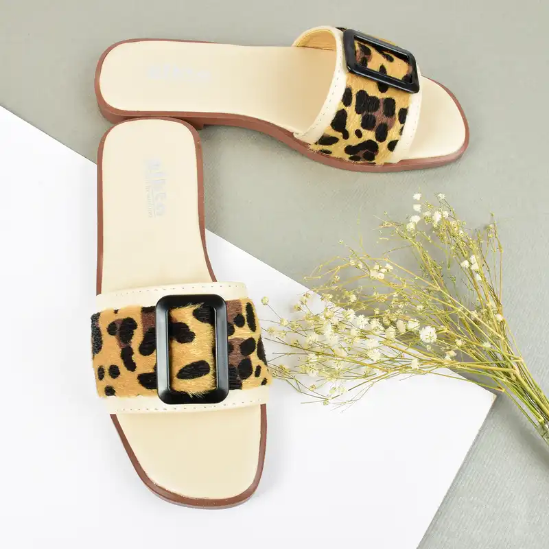 دمپایی زنانه نیکتا مدل پلنگی سگکی کد CR.4032