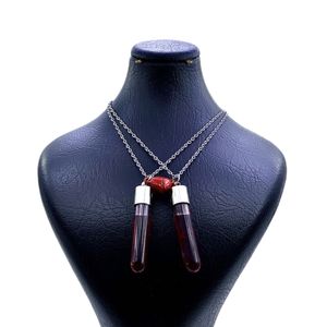 گردنبند مدل شیشه و قلب عشق