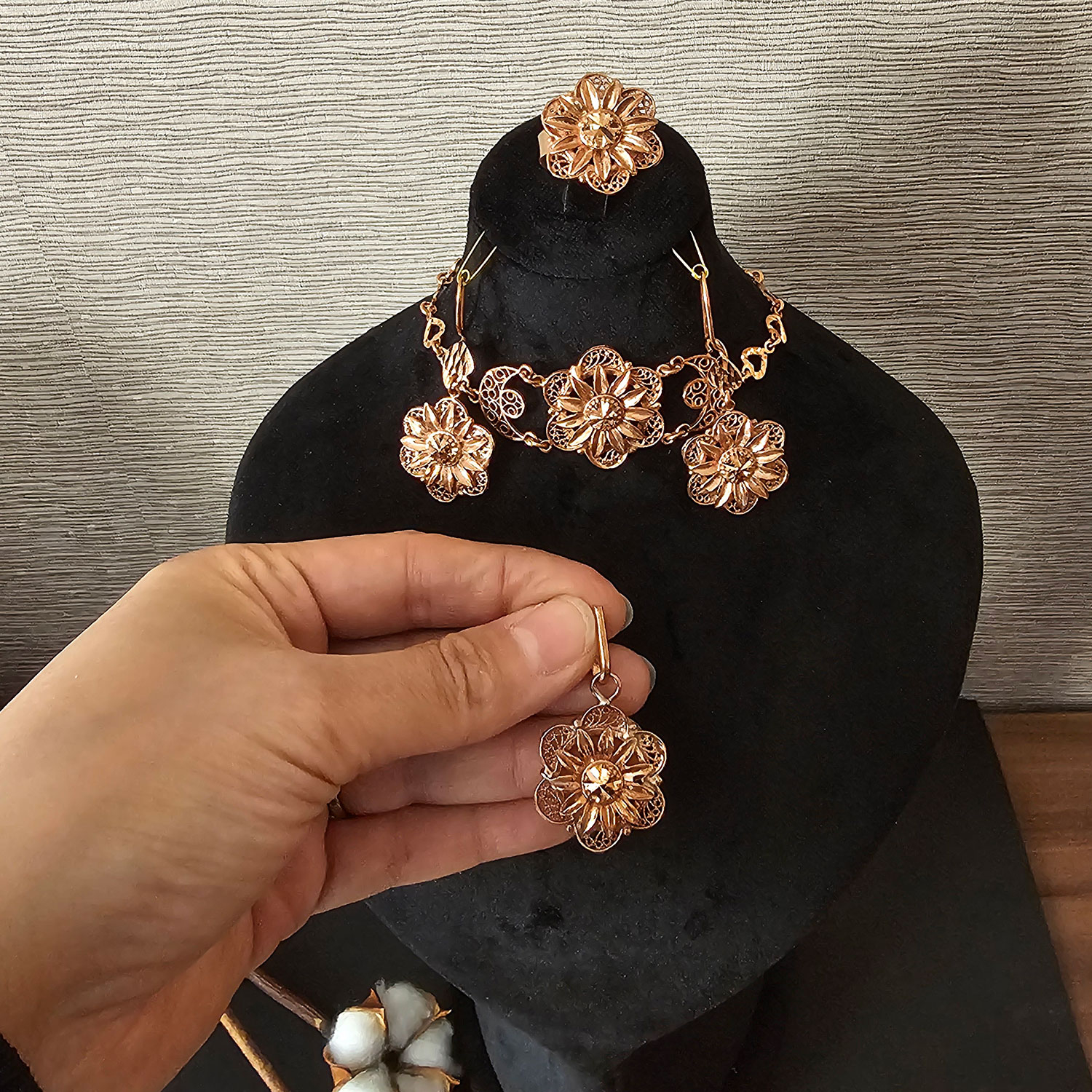 نیم ست زیورآلات دست ساز زنانه مدل گل کد s045