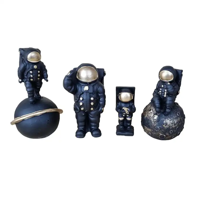 مجسمه مدل 4 فضانورد مجموعه 4 عددی