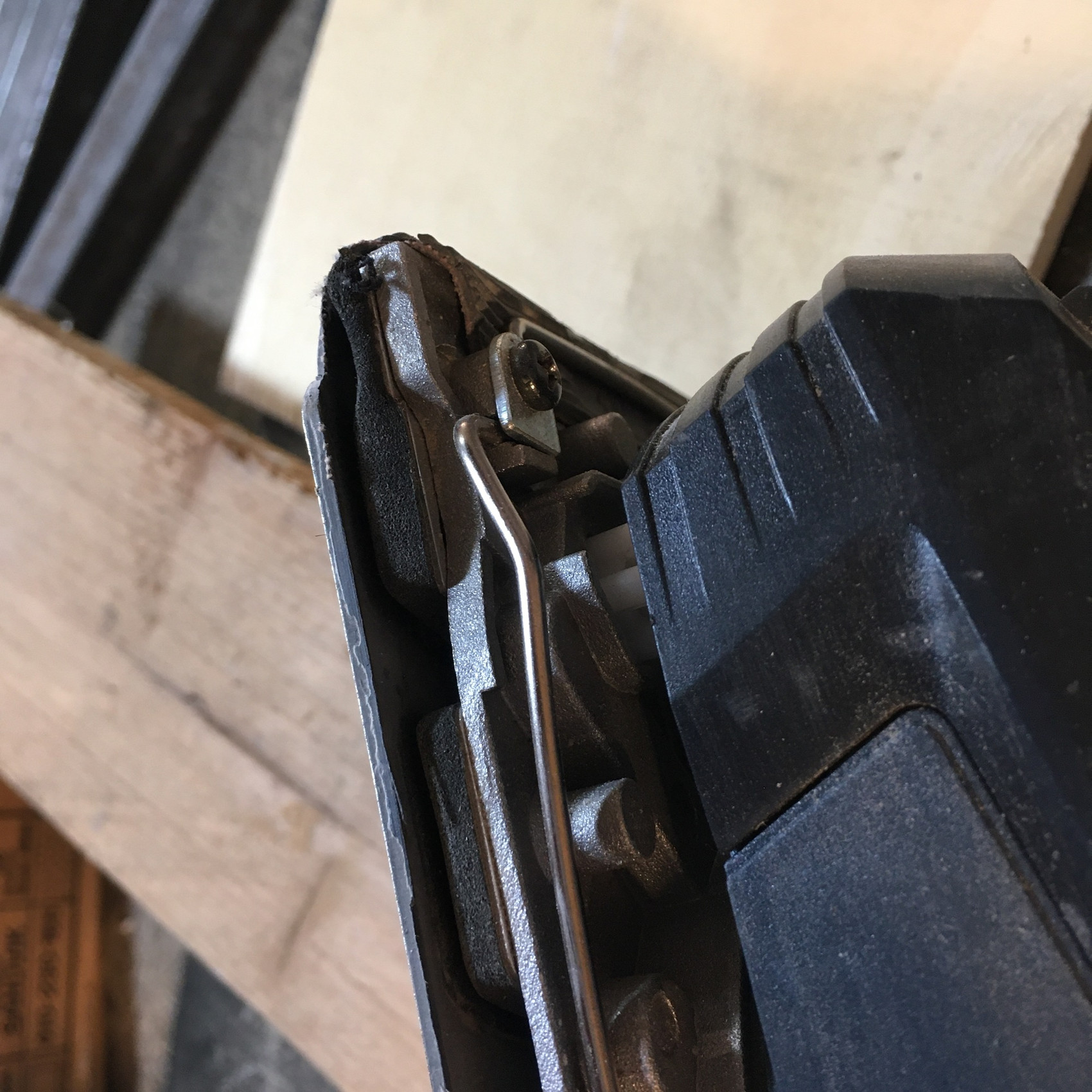 سنباده سندویک مدل S42