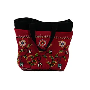 کیف دستی مدل پته دوزی شده طرح همیشه بهار