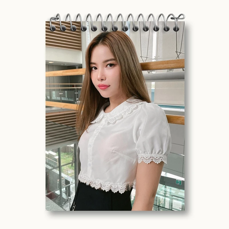 دفتر یادداشت 50 برگ خندالو مدل سولار گروه مامامو Mamamoo کد 19488