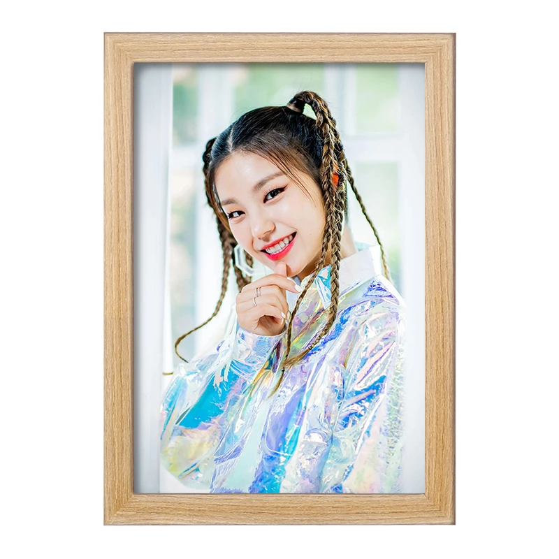 تابلو خندالو مدل یجی گروه ایتزی ITZY  کد 12442