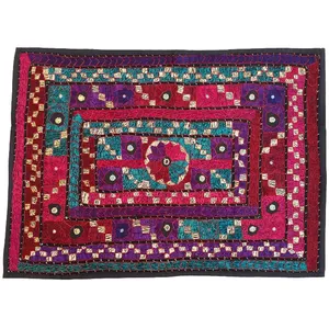 رومیزی سوزن دوزی کد SOOZMOS24