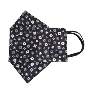 ماسک پارچه‌ای مدل سه بعدی