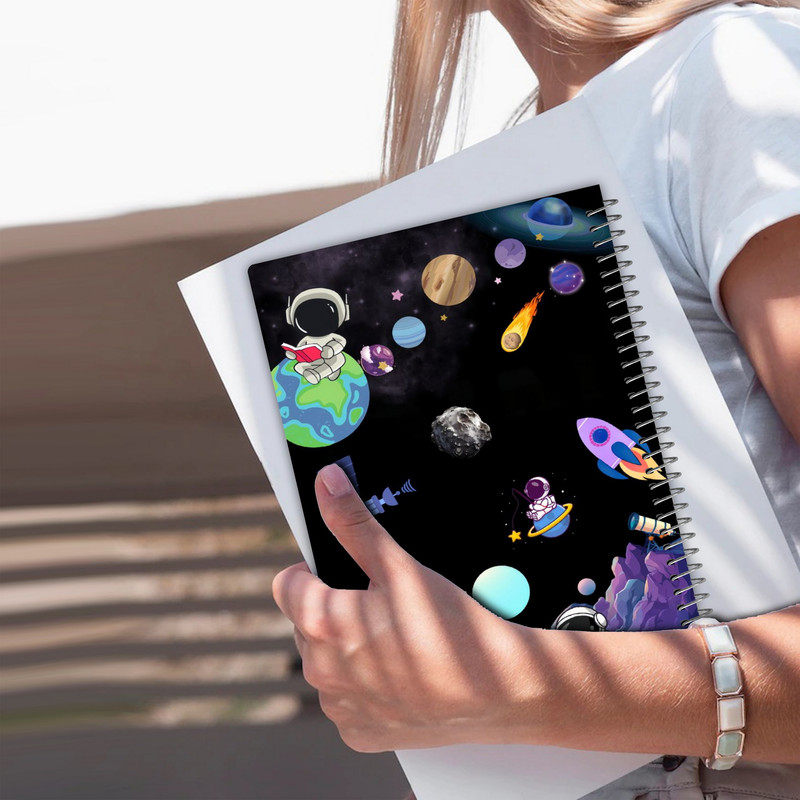 دفتر مشق 50 برگ مستر راد طرح فضانورد کوچک کد 2727 fiory