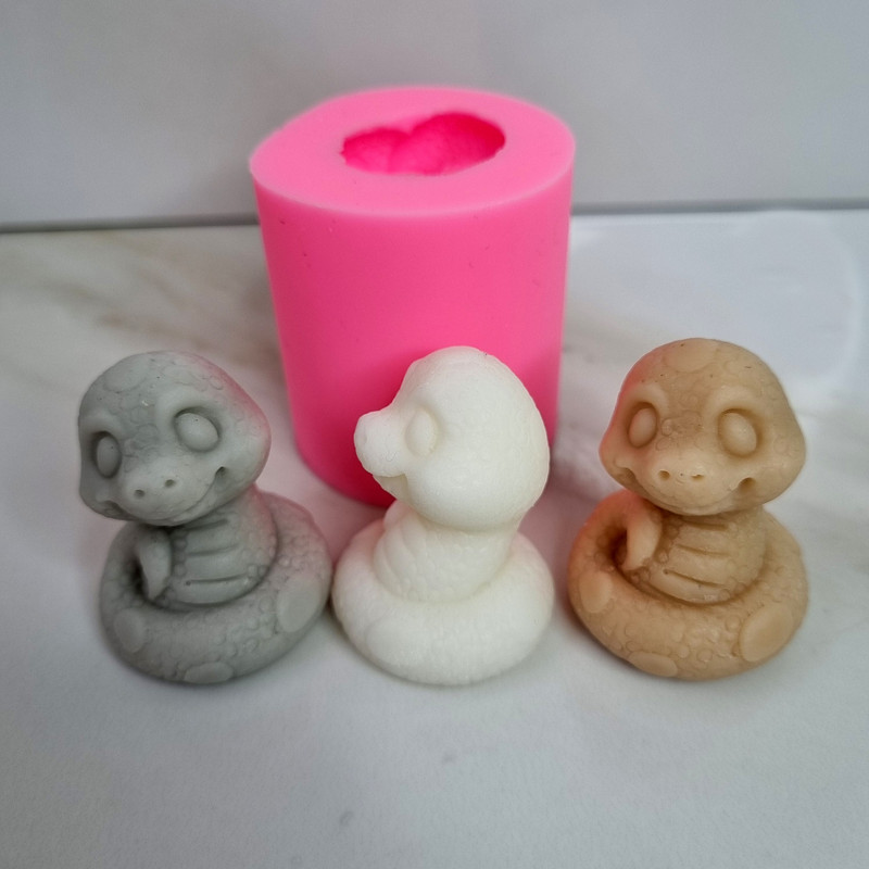 قالب شمع مدل مار مینیاتوری نماد سال 1404